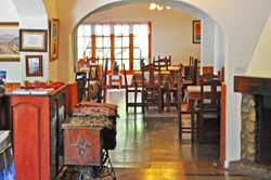 Otra perspectiva del comedor principal Otra perspectiva del comedor principal