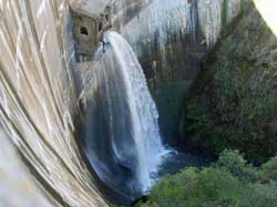 Salto de agua Dique la Viña